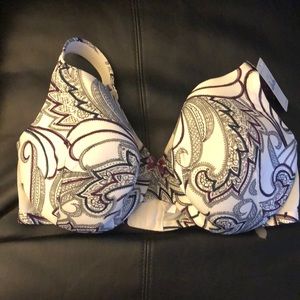 BNWT Cacique Bra. Size 44DD. Full coverage.